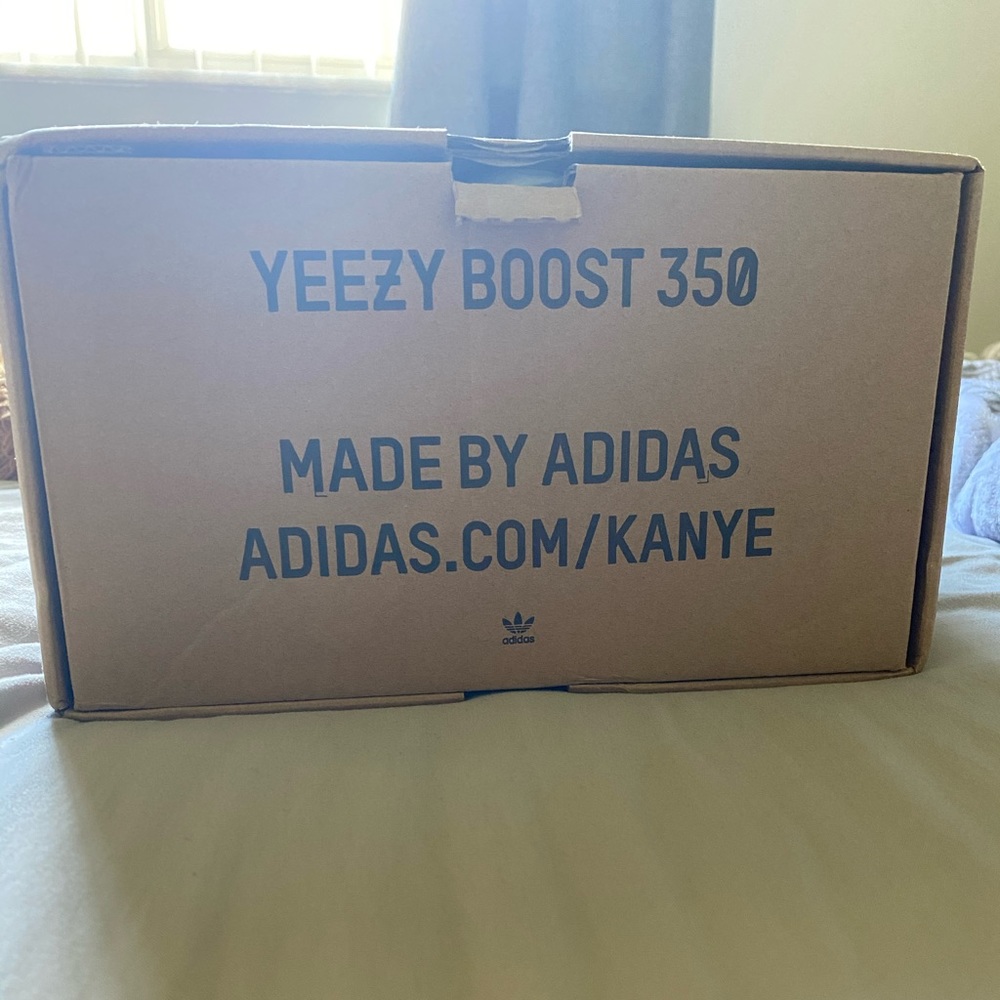 Triple white yeezys v2 never worn